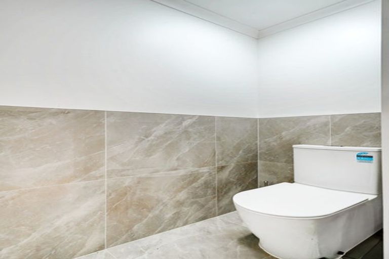 Photo of property in 74a Awaroa Road, Sunnyvale, Auckland, 0612