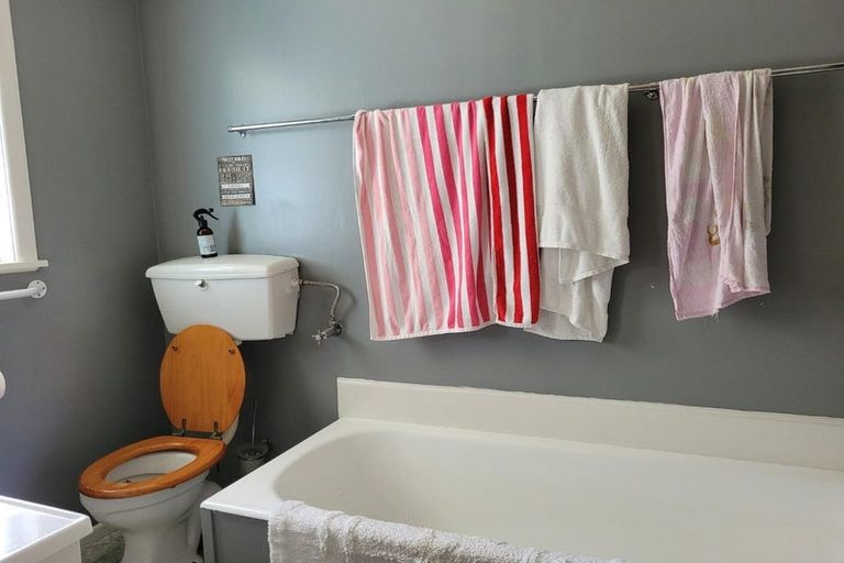 Photo of property in 12 Bethune Street, Featherston, 5710