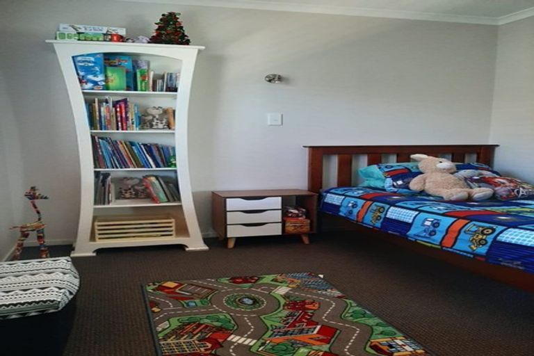 Photo of property in 10 Diamond Grove, Brown Owl, Upper Hutt, 5018