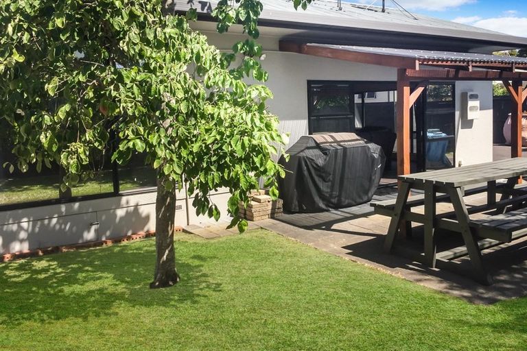 Photo of property in 22 Dover Road, St Andrews, Hamilton, 3200