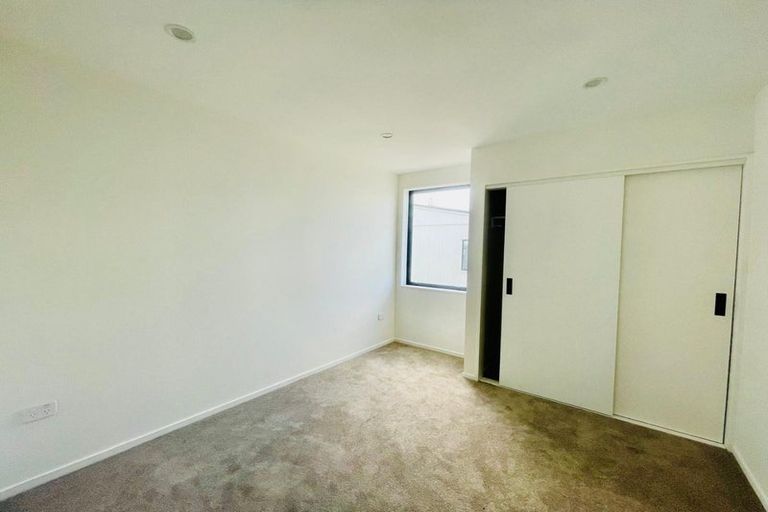 Photo of property in 11d Rountree Place, Conifer Grove, Takanini, 2112