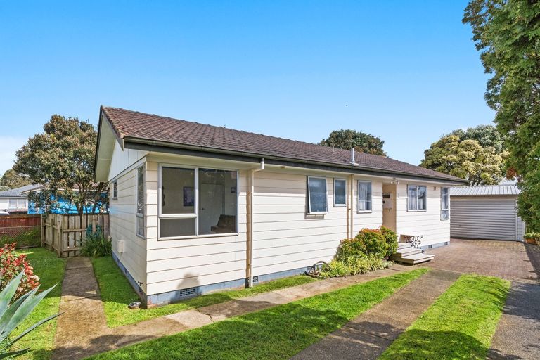 Photo of property in 6 Primrose Place, Manurewa, Auckland, 2102