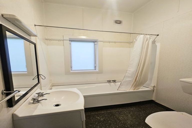 Photo of property in 159 Glenmore Street, Kelburn, Wellington, 6012