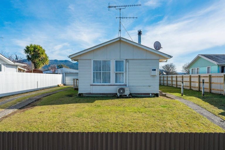 Photo of property in 218 Te Rangitautahanga Road, Turangi, 3334