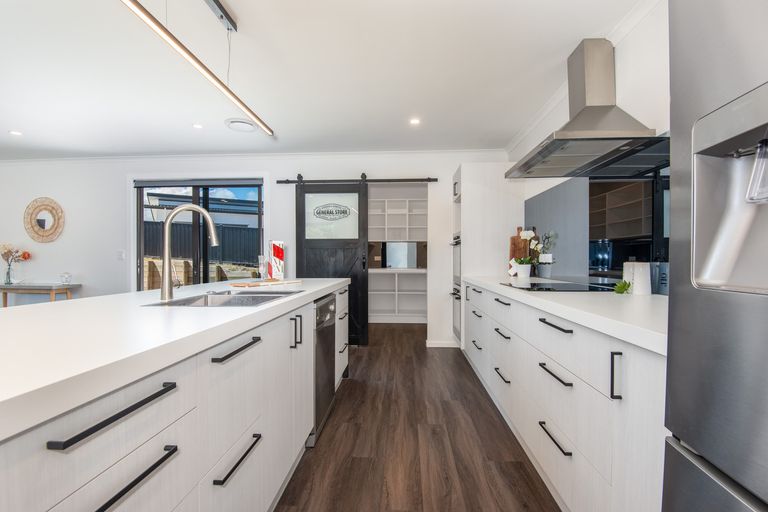 Photo of property in 42 Mcneil Street, Balclutha, 9230