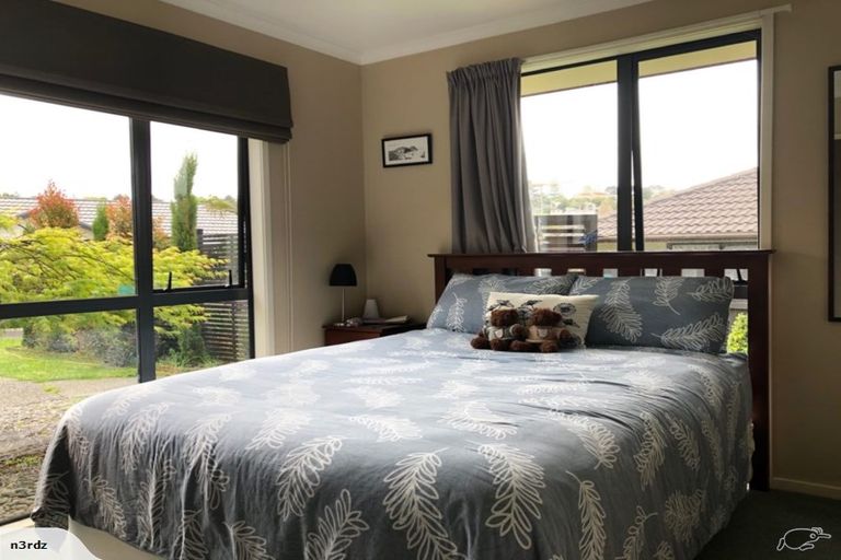 Photo of property in 22 Zefiro Drive, Massey, Auckland, 0614