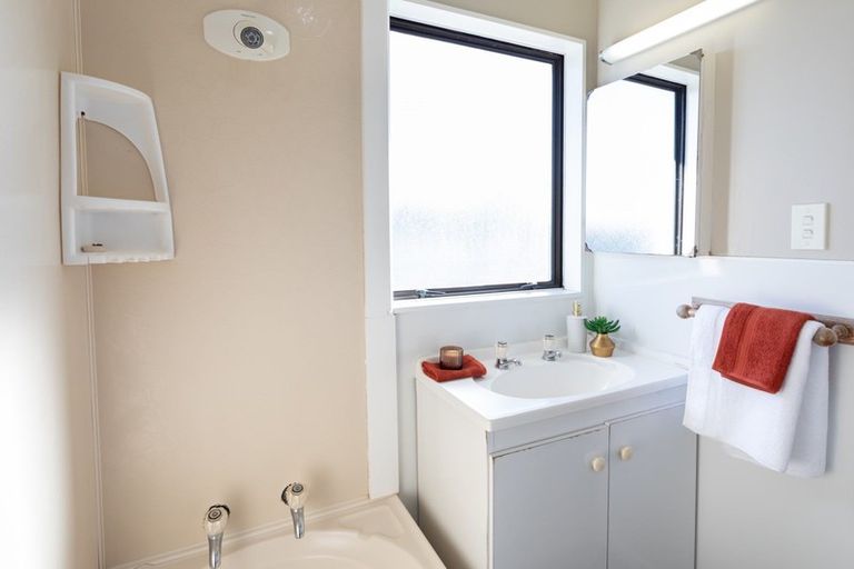 Photo of property in 48a Benmore Avenue, Cloverlea, Palmerston North, 4412