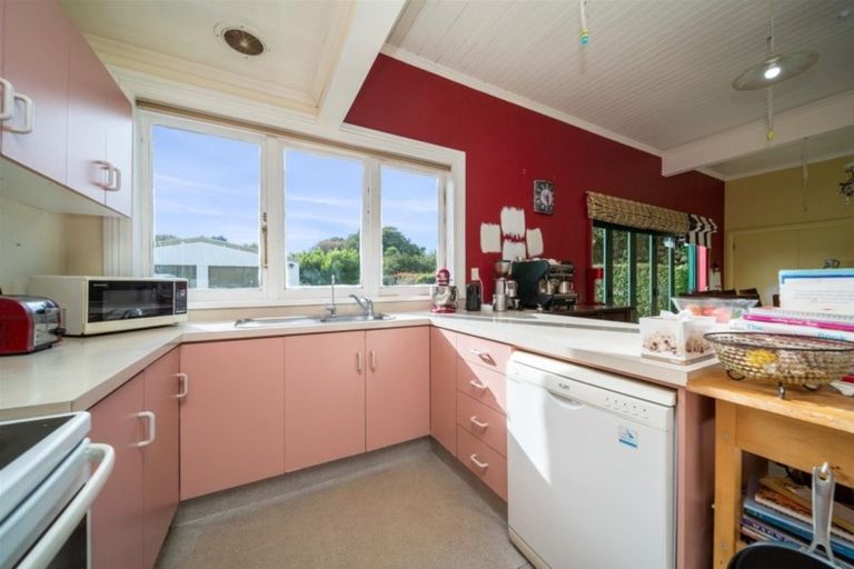 Photo of property in 12 Puriri Street, Hawera, 4610
