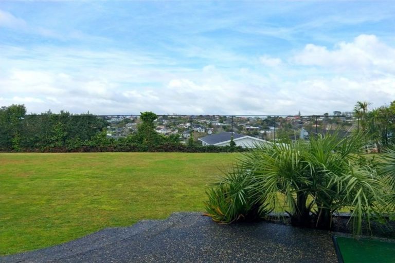 Photo of property in 163 Bleakhouse Road, Mellons Bay, Auckland, 2014