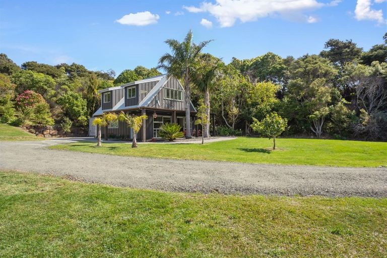 Photo of property in 556 Boat Harbour Road, Whenuakite, Whitianga, 3591