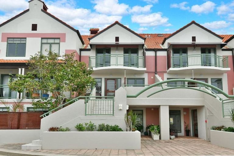 Photo of property in 134 Harbour Village Drive, Gulf Harbour, Whangaparaoa, 0930