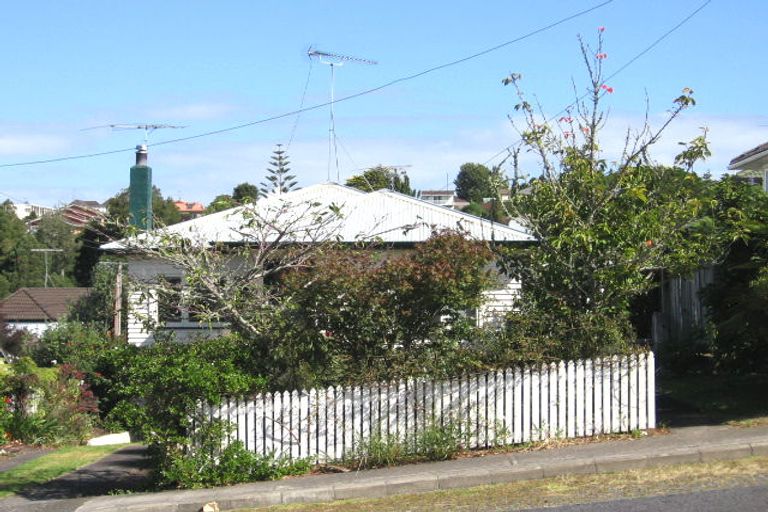 Photo of property in 9 Waratah Street, Birkenhead, Auckland, 0626