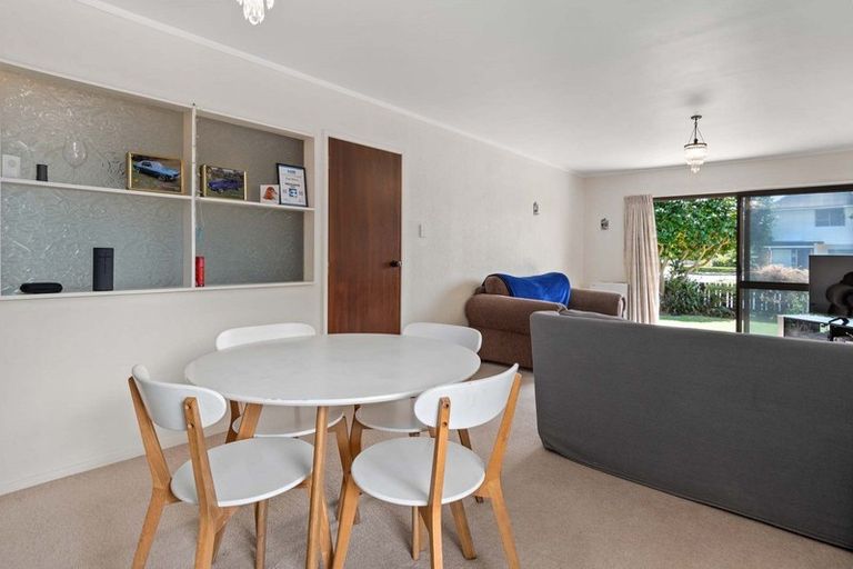 Photo of property in 2/230 Ngatai Road, Otumoetai, Tauranga, 3110