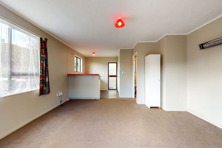 Photo of property in 1a Sunny Grove, Wainuiomata, Lower Hutt, 5014