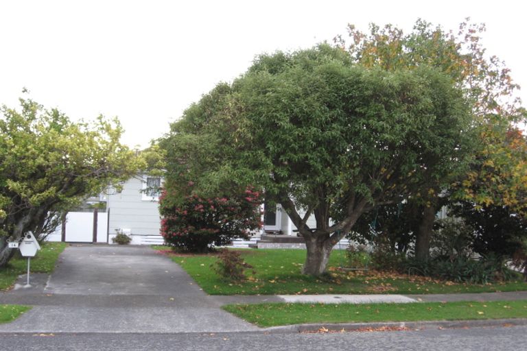 Photo of property in 14 Barton Grove, Naenae, Lower Hutt, 5011