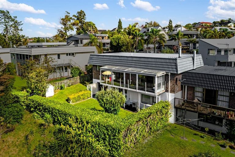 Photo of property in 2/160 Stapleford Crescent, Browns Bay, Auckland, 0630