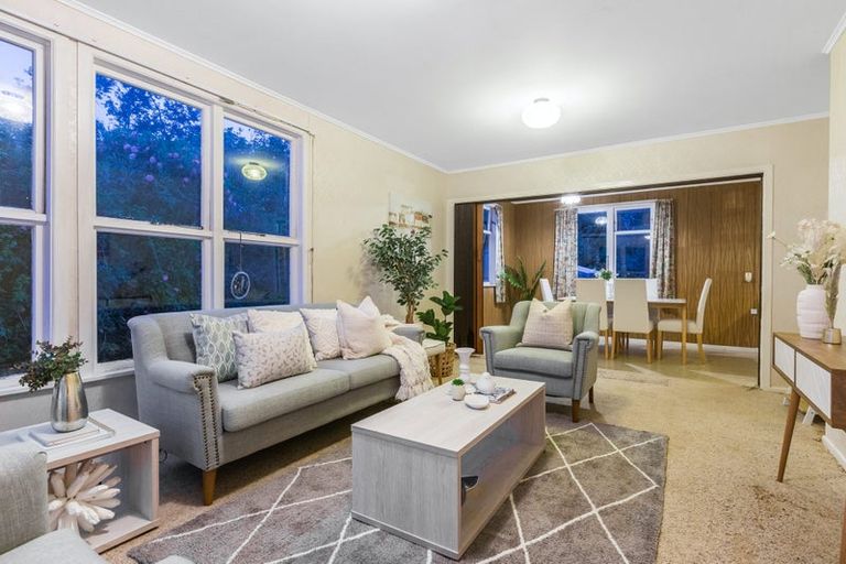 Photo of property in 43 Sievers Grove, Cannons Creek, Porirua, 5024