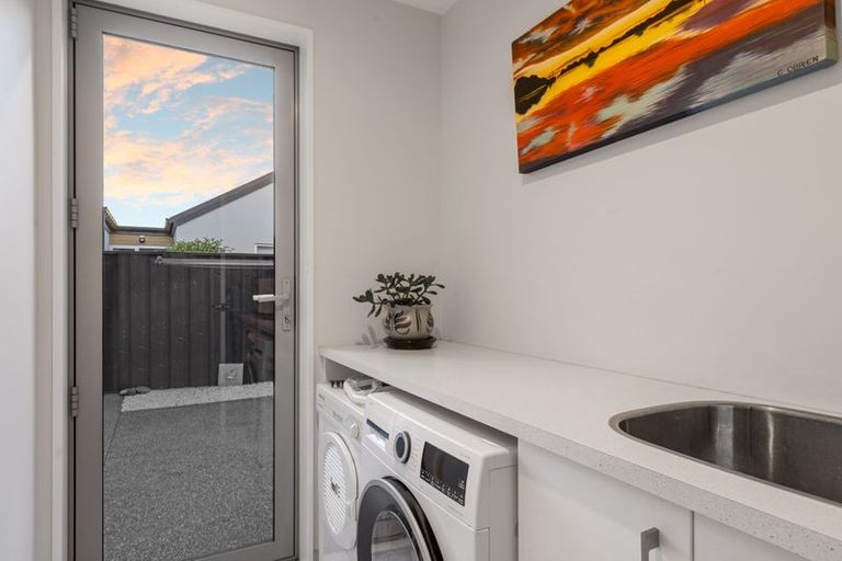 Photo of property in 7 Waterstock Way, Parklands, Christchurch, 8083