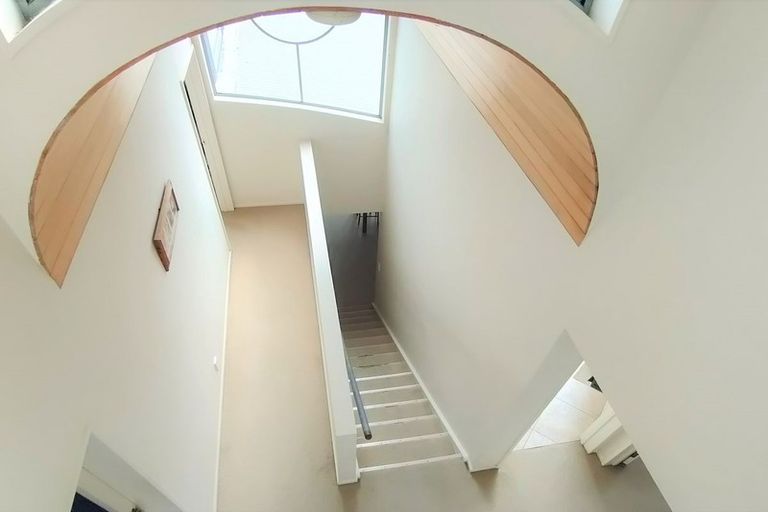 Photo of property in 2/27b Balmain Road, Birkenhead, Auckland, 0626