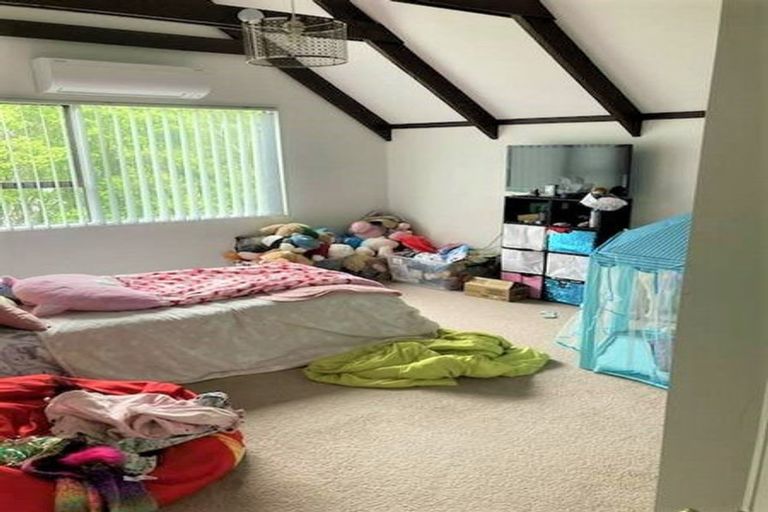 Photo of property in 32 Hollyford Drive, Clover Park, Auckland, 2105