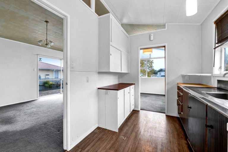 Photo of property in 13 Newbury Place, Waitara, 4320