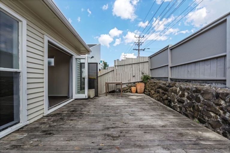 Photo of property in 75 Stanmore Bay Road, Stanmore Bay, Whangaparaoa, 0932