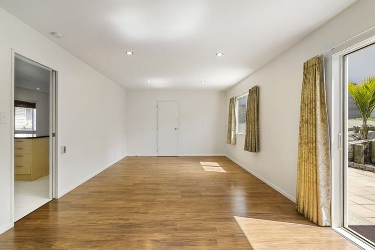 Photo of property in 16a Becroft Drive, Forrest Hill, Auckland, 0620