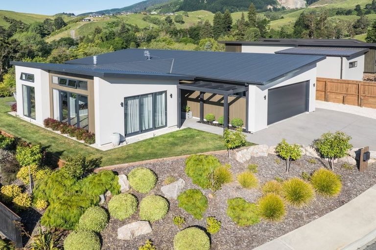 Photo of property in 14 Hill Tops Way, Stoke, Nelson, 7011