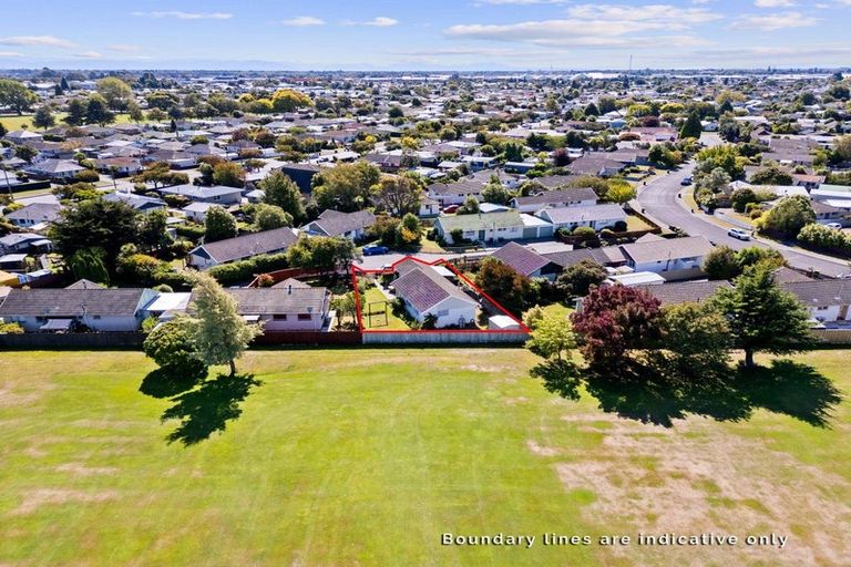 Photo of property in 37 Oakley Crescent, Hornby, Christchurch, 8042
