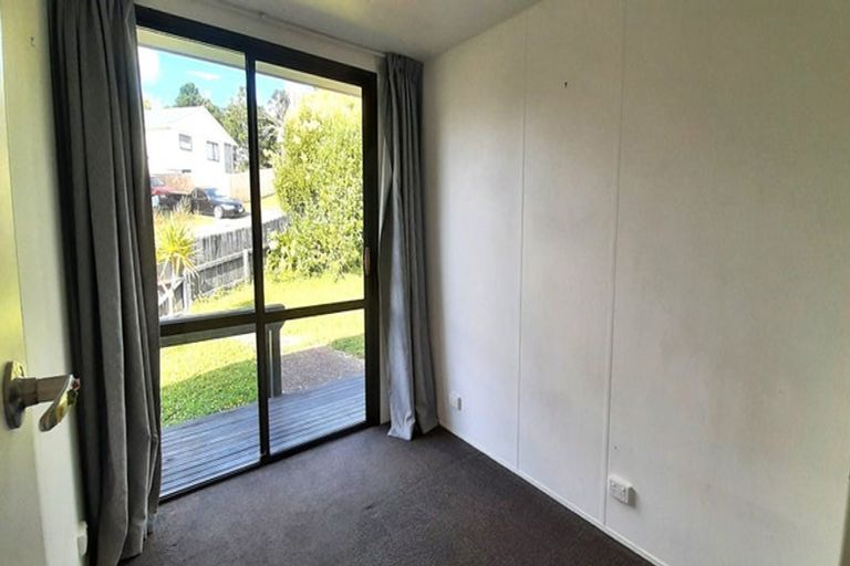 Photo of property in 16 Maywood Crescent, Glen Eden, Auckland, 0602
