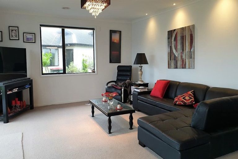 Photo of property in 61 Links Drive, Waiwhakaiho, New Plymouth, 4312