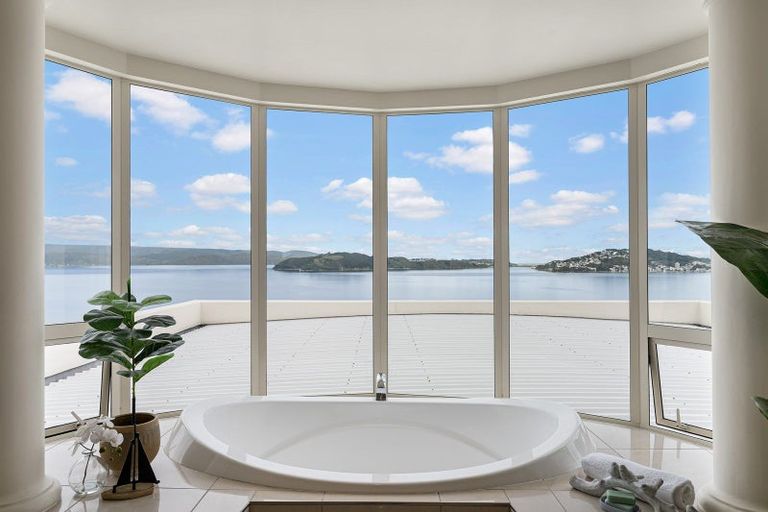 Photo of property in 61 Onslow Road, Khandallah, Wellington, 6035