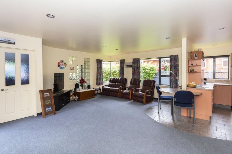 Photo of property in 2 Berkley Place, Oamaru North, Oamaru, 9400