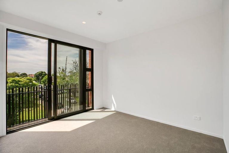 Photo of property in 207/2 Ko Street, Northcote, Auckland, 0627