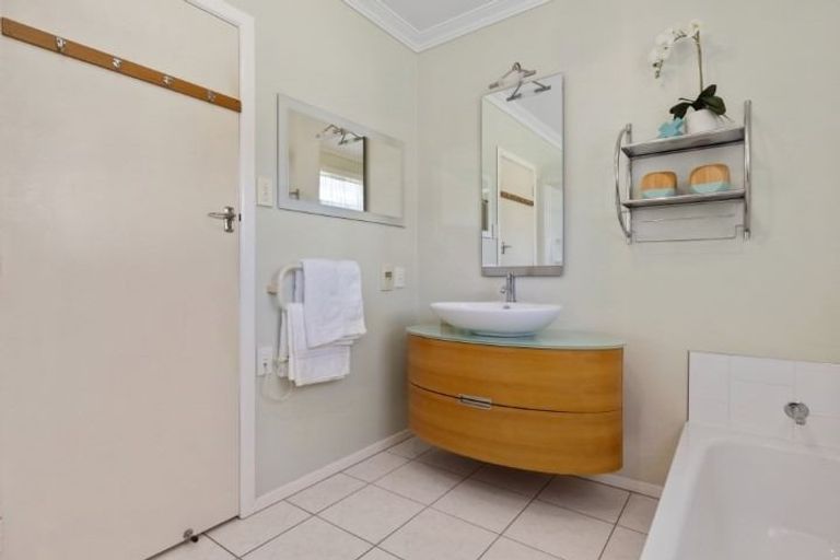 Photo of property in 21 Tirinui Crest Road, Otumoetai, Tauranga, 3110