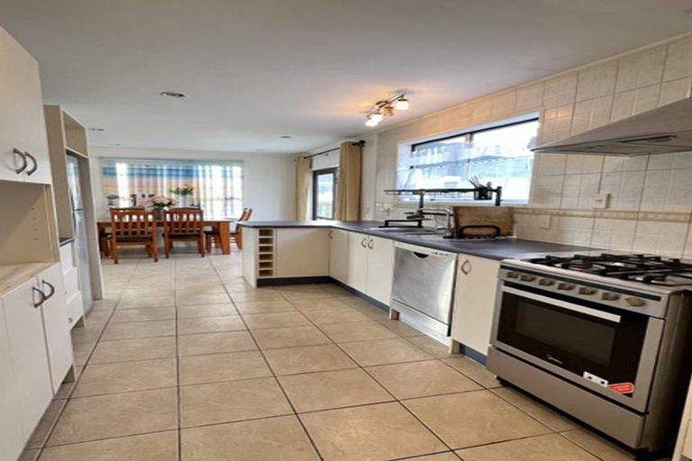 Photo of property in 31 Lyren Place, Half Moon Bay, Auckland, 2012