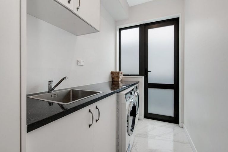 Photo of property in 7 Manawanui Way, Orewa, 0931