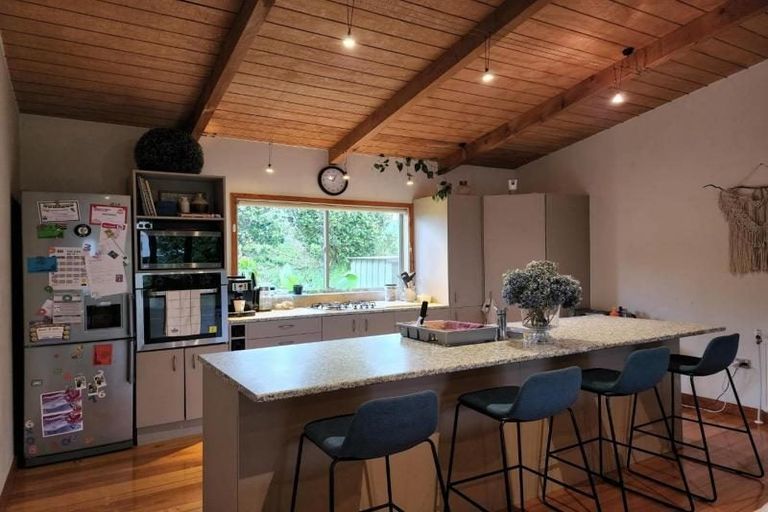 Photo of property in 24 Arden Place, Oakura, 4314