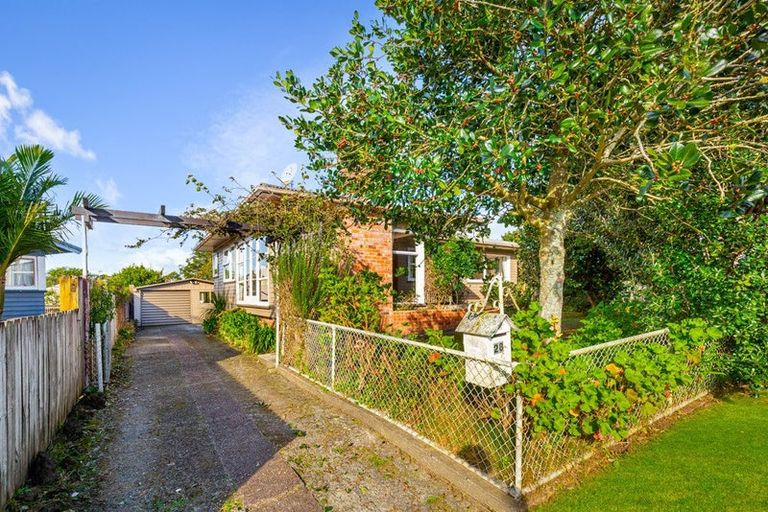 Photo of property in 28 O'donn Avenue, Beach Haven, Auckland, 0626