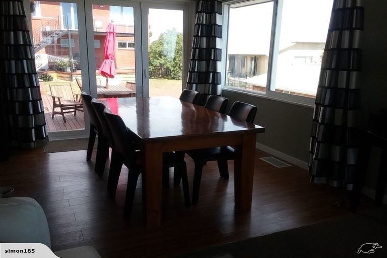 Photo of property in 6 Belleview Terrace, Mount Pleasant, Christchurch, 8081
