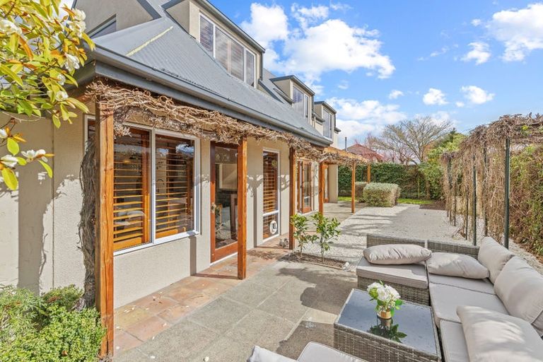 Photo of property in 2/151 Idris Road, Strowan, Christchurch, 8052