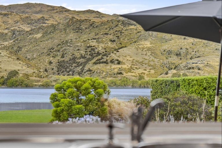 Photo of property in 16 Wakefield Lane, Mount Pisa, Cromwell, 9383