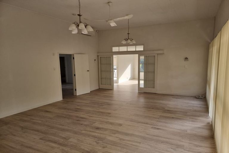 Photo of property in 466 Taupaki Road, Kumeu, 0892