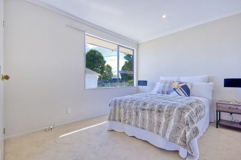 Photo of property in 1/185a Royal Road, Massey, Auckland, 0614