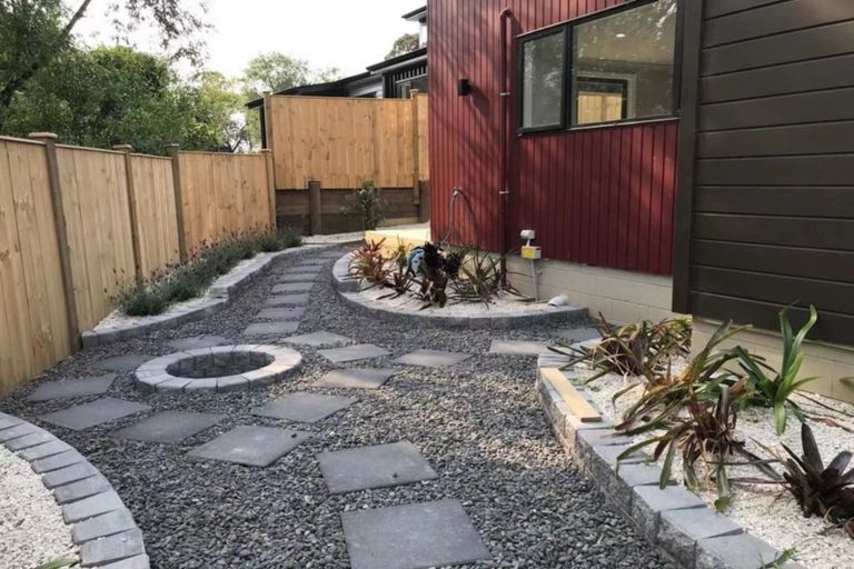 Photo of property in 15 Pixie Place, Pakuranga Heights, Auckland, 2010