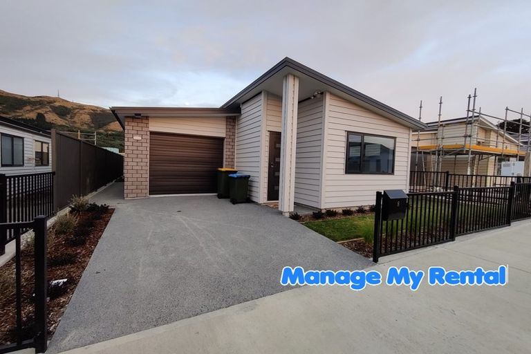 Photo of property in 8 Pihoihoi Place, Kenepuru, Porirua, 5022