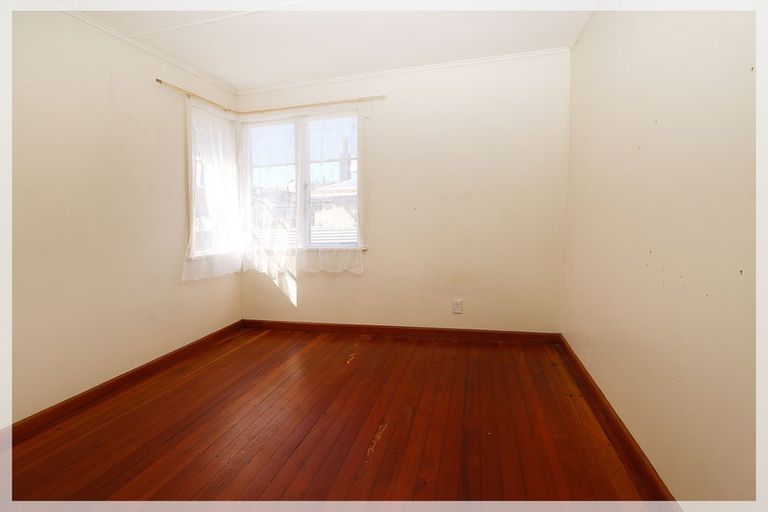 Photo of property in 3 Jenks Street, Foxton, 4814