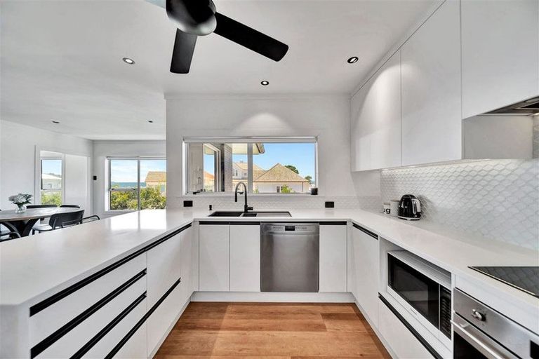 Photo of property in 45a View Road, Campbells Bay, Auckland, 0630