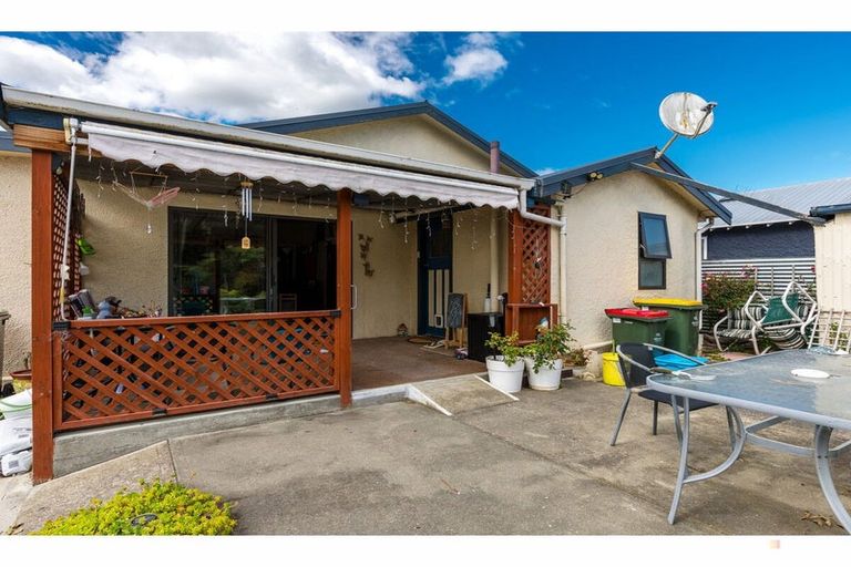 Photo of property in 70 Rhodes Street, Waimate, 7924