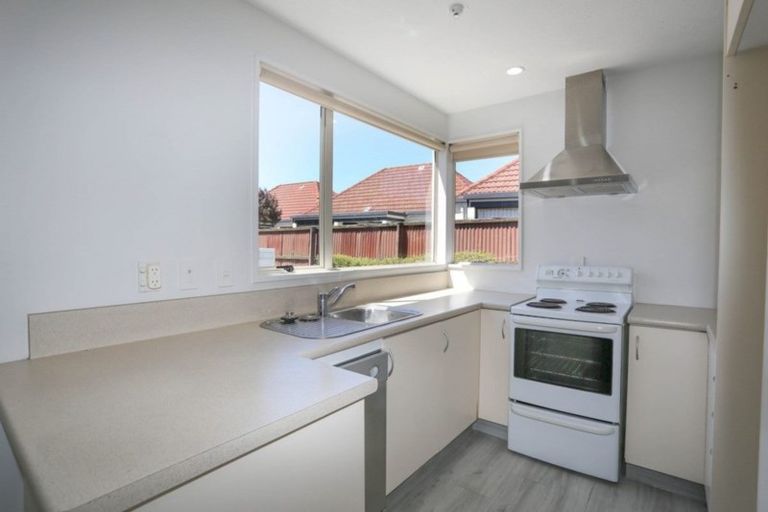 Photo of property in 4/2 Broadbent Street, Riccarton, Christchurch, 8041